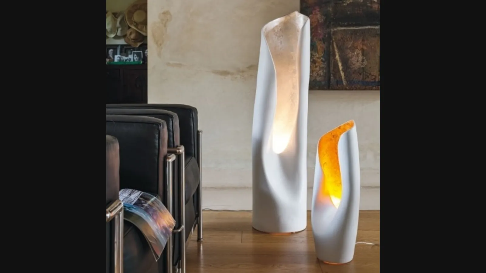 Lampada da terra in ceramica con interno foglia oro o argento Calla di Adriani e Rossi