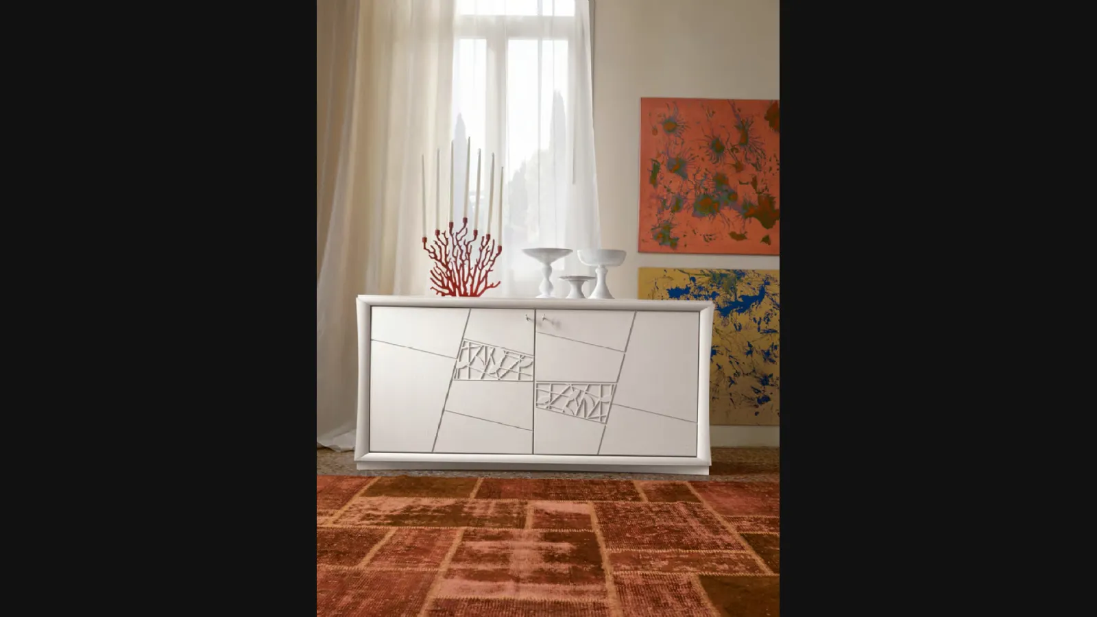 Madia a due ante con intaglio decorativo in finitura frassino bianco Decor di Modo 10