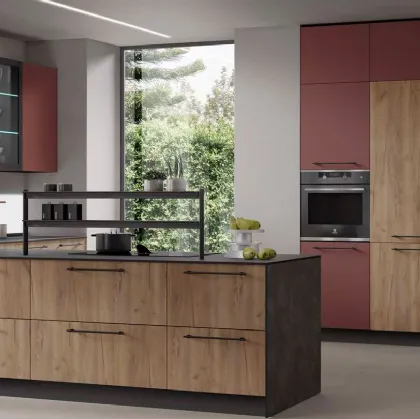 Cucina Moderna con penisola Nevada in Rovere Tabacco e Pet Terracotta opaco di Mobilturi